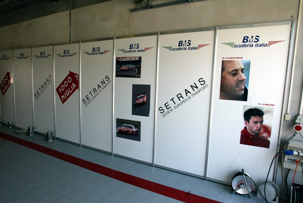 Team 01.jpg