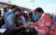 Emanuele Pirro dispensa autografi a Monza